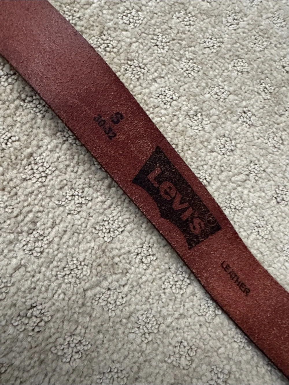 Classic Men's Levi’s Brown Leather Belt with Silver Buckle